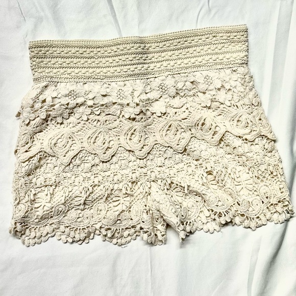 NWOT Rebellion Intricate Crochet Lace High-Waist Shorts, Boho Chic Women Med. - Picture 1 of 6
